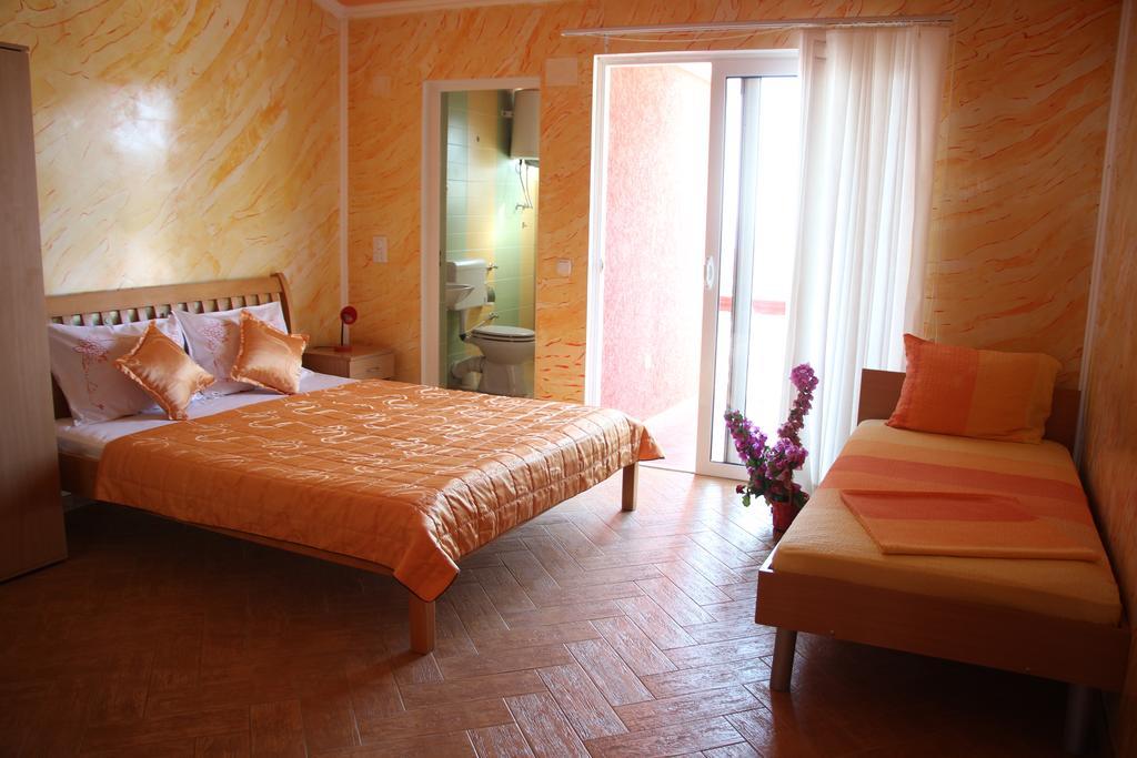 Alvanita Apartments Ülgün Dış mekan fotoğraf