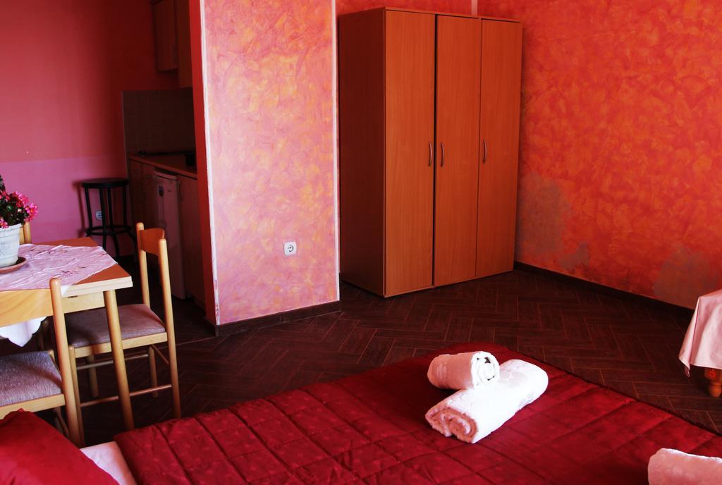Alvanita Apartments Ülgün Dış mekan fotoğraf