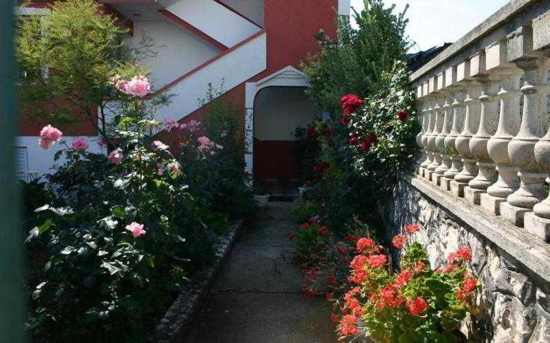 Alvanita Apartments Ülgün Dış mekan fotoğraf