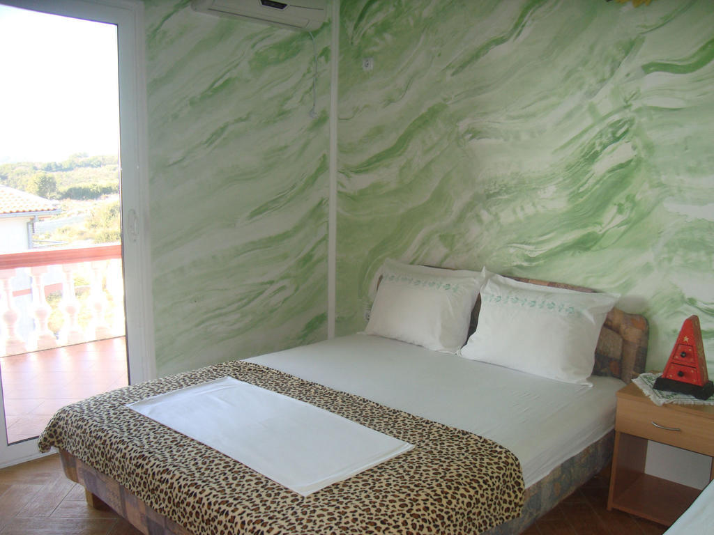 Alvanita Apartments Ülgün Dış mekan fotoğraf