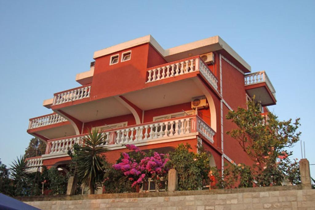 Alvanita Apartments Ülgün Dış mekan fotoğraf