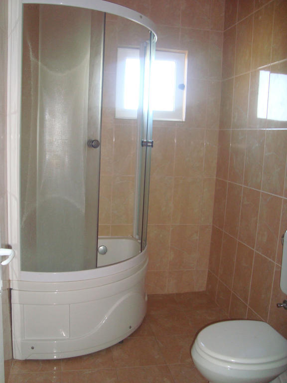 Alvanita Apartments Ülgün Dış mekan fotoğraf